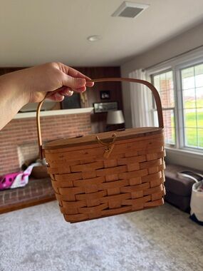 Longaberger Natural Brown Woven Picnic Basket with Handle